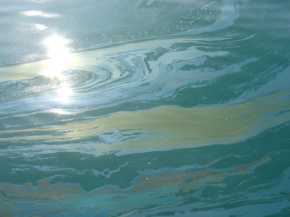 Image of oil-contaminated sea surface