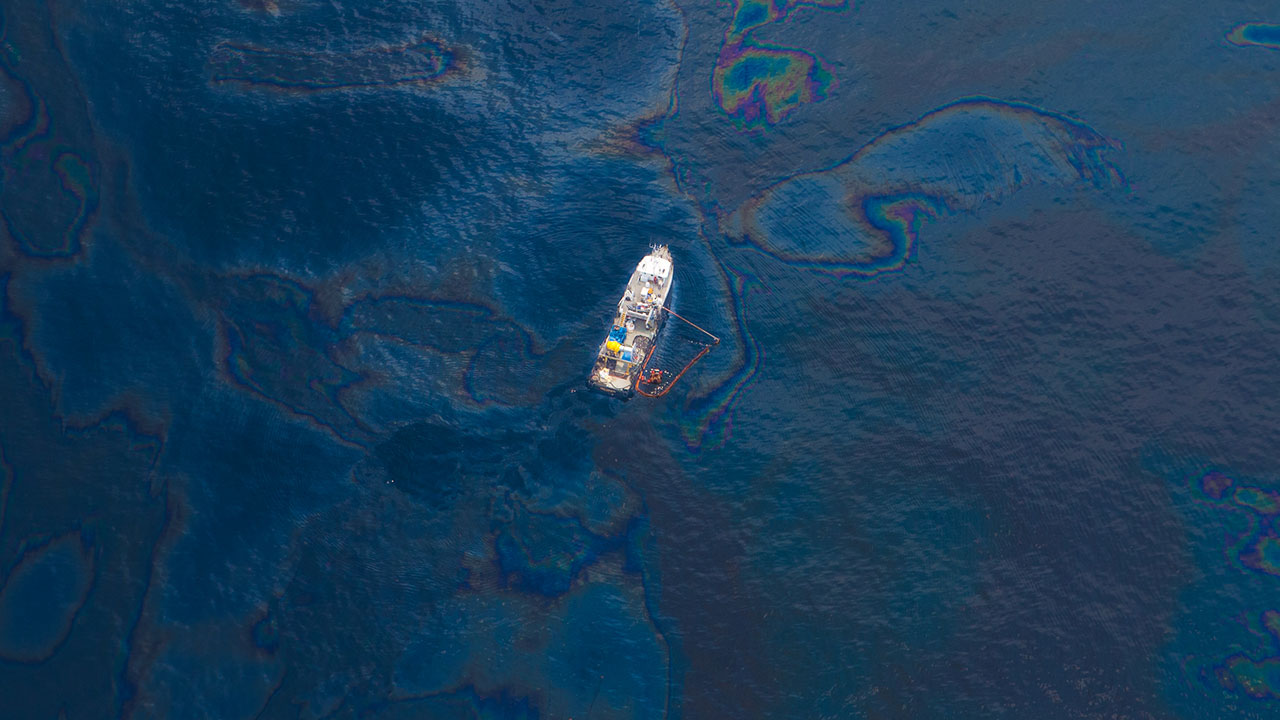 bp oil spill underwater