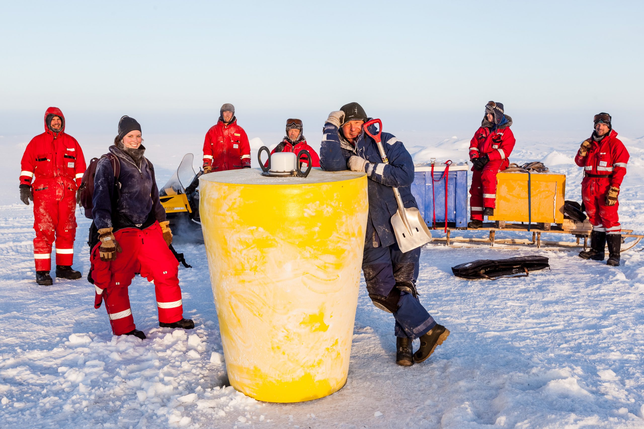 Job done! Posing with successfully installed ITP93 (left to right) are: B. Rabe, M. Horn, H. Hampe, R. Graupner, S. Pisarev, J. Beckers and R. Ricker. (Photo by Mario Hoppmann)