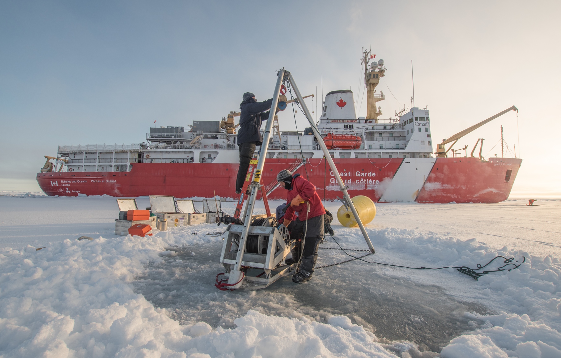 The ITP deployment apparatus is assembled by Jim Ryder and Jeff O’Brien.  (Photo by Gary Morgan)