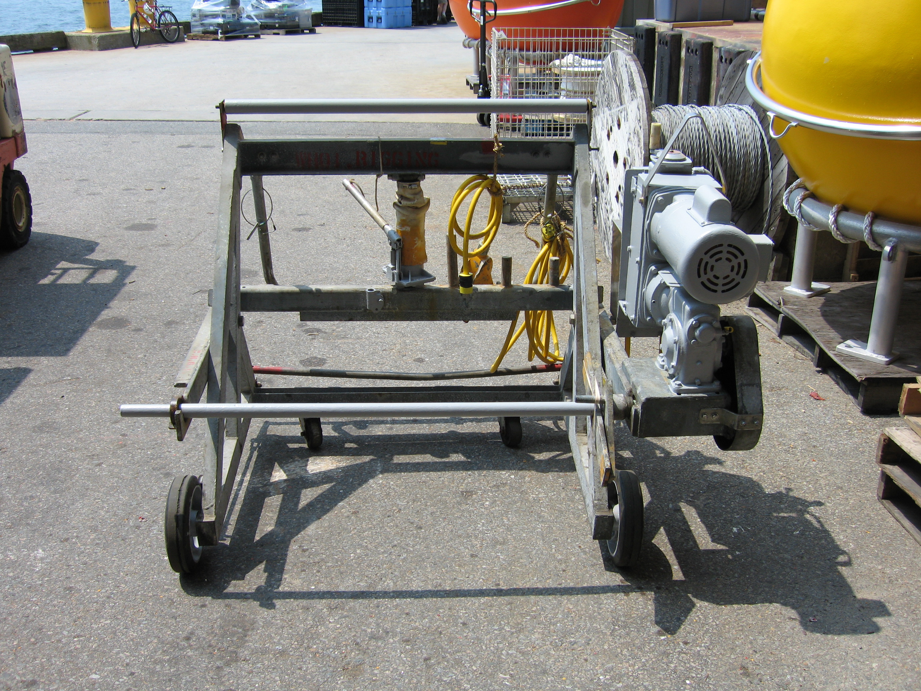 Reel winding cart