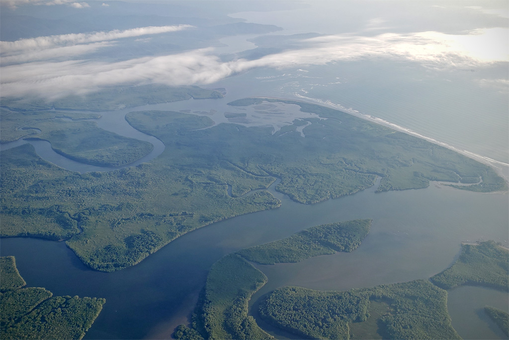 An aerial photograph of the Terraba Sierpe National Wetlands (Costa Rica)