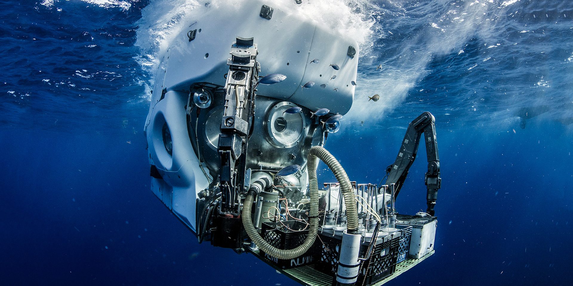 Alvin_underwater